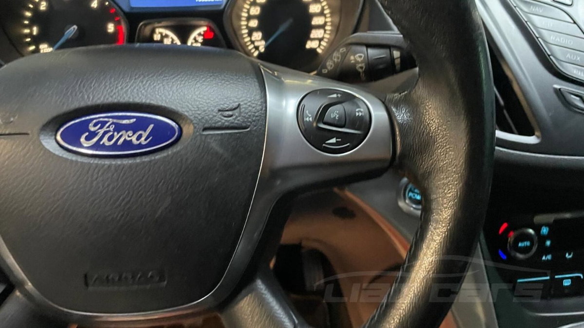 Ford Kuga 2.0 TDCI 140 CV 4WD Titanium (18)