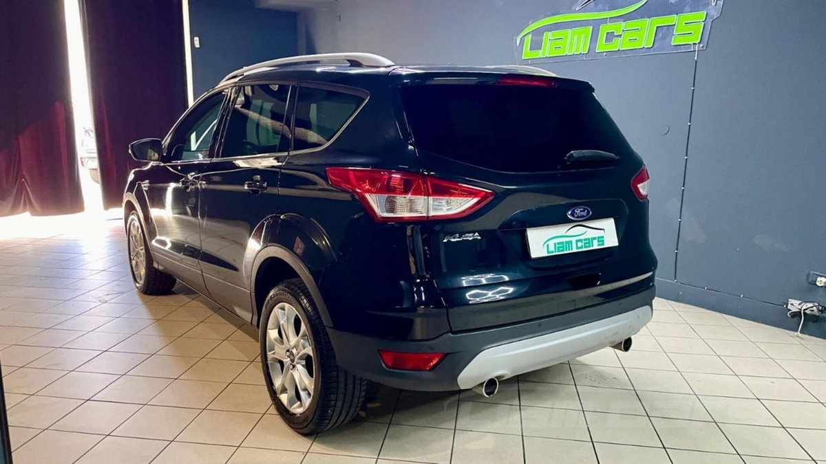 Ford Kuga 2.0 TDCI 140 CV 4WD Titanium (4)