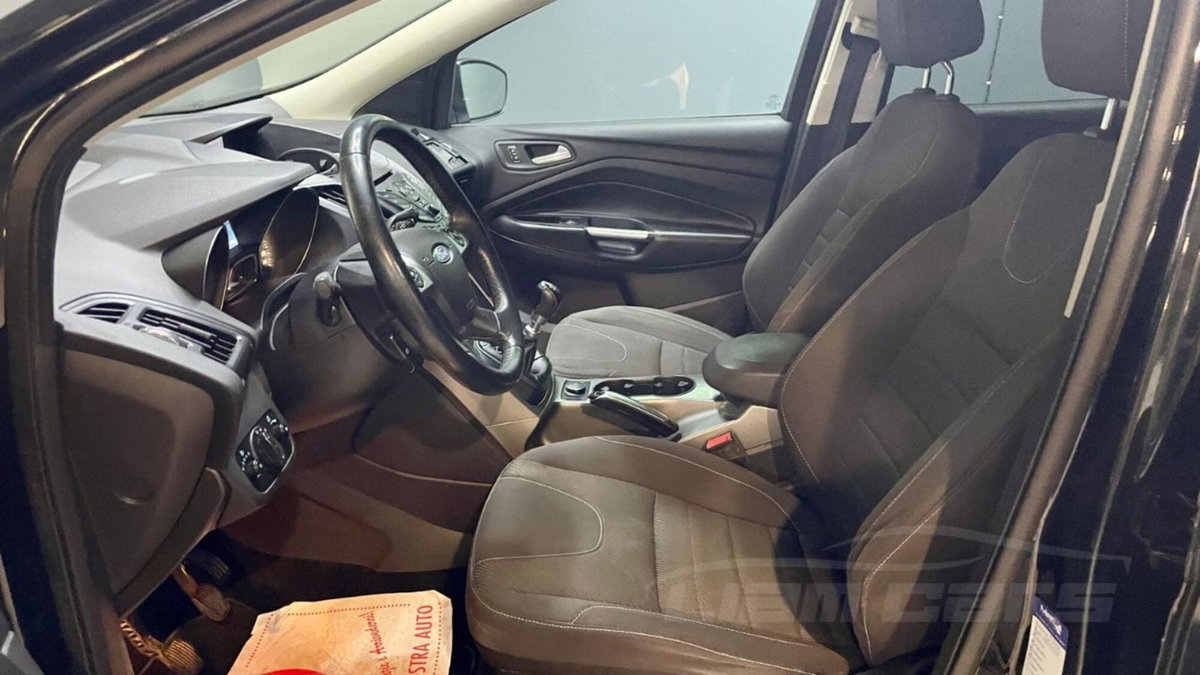 Ford Kuga 2.0 TDCI 140 CV 4WD Titanium (7)
