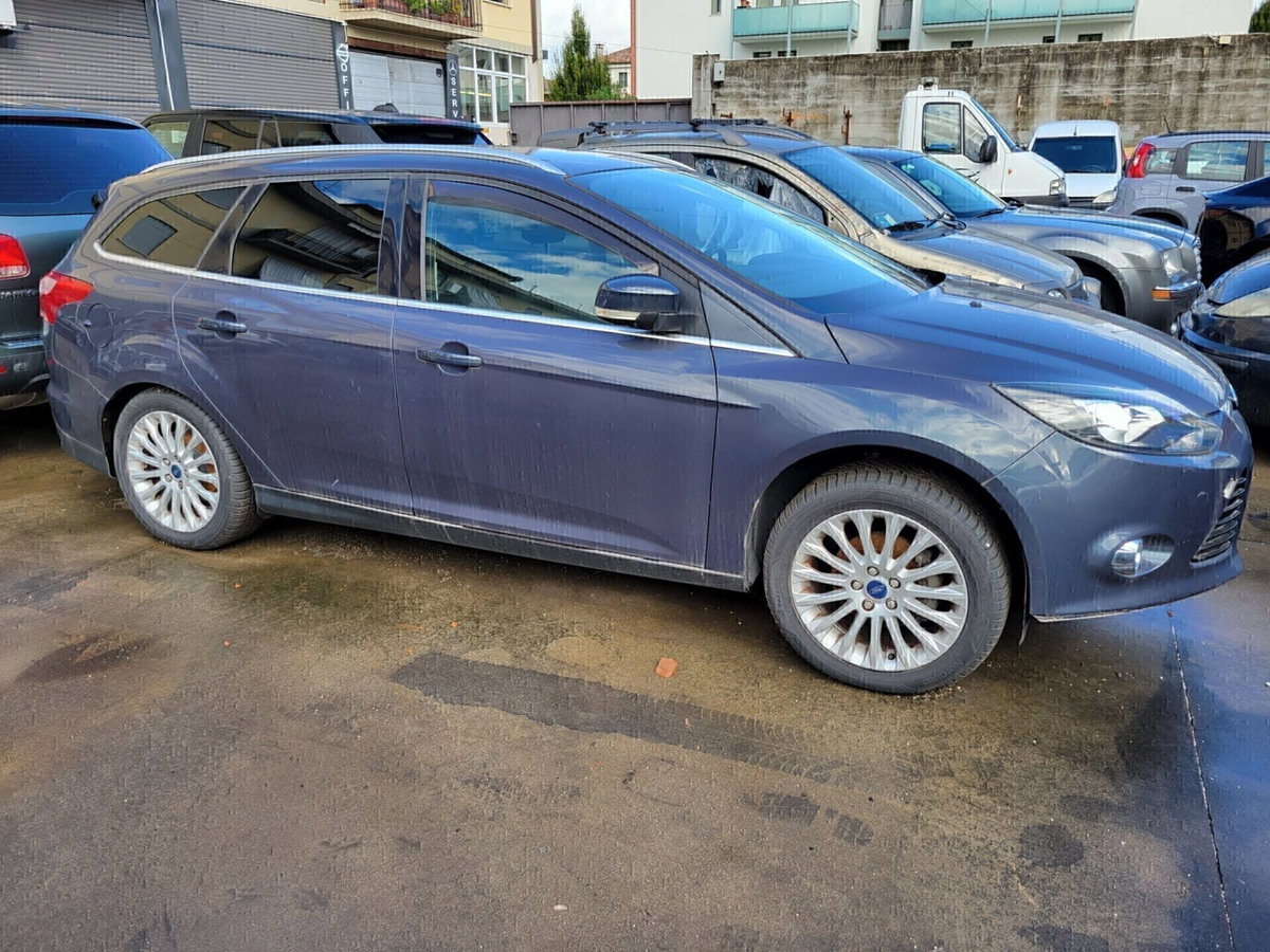 Ford Focus Station Wagon 1.0 EcoBoost 125 CV automatico SW Active (3)