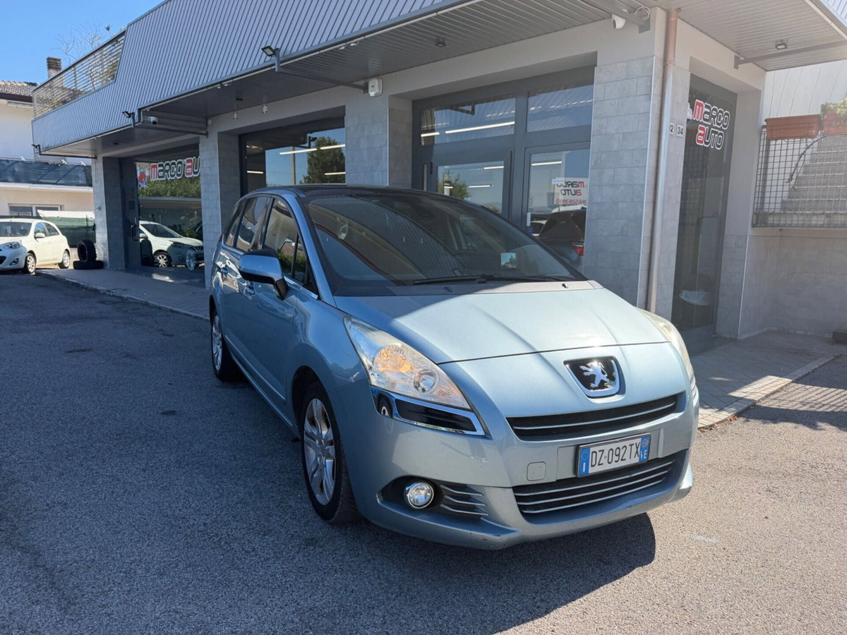 Peugeot 5008 2.0 HDi 150CV Féline