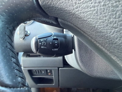 Peugeot 5008 2.0 HDi 150CV Féline (13)