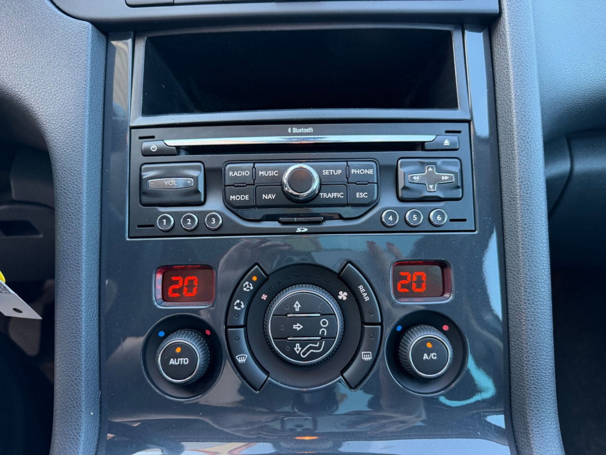 Peugeot 5008 2.0 HDi 150CV Féline (15)