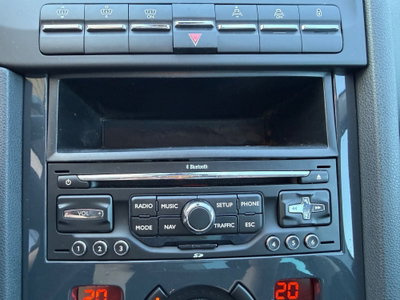Peugeot 5008 2.0 HDi 150CV Féline (17)