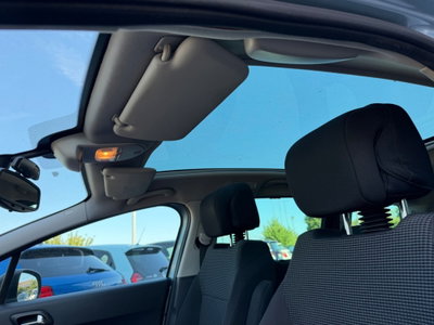 Peugeot 5008 2.0 HDi 150CV Féline (19)