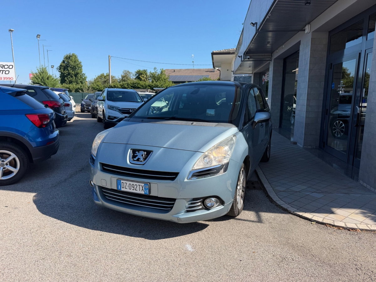 Peugeot 5008 2.0 HDi 150CV Féline (3)