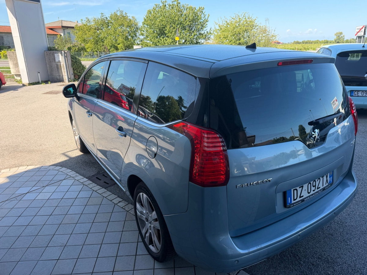 Peugeot 5008 2.0 HDi 150CV Féline (4)