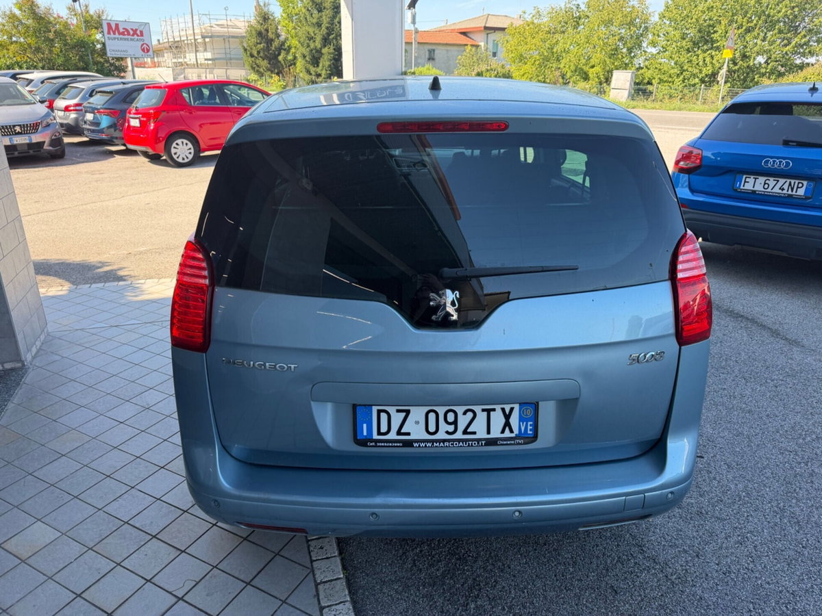 Peugeot 5008 2.0 HDi 150CV Féline (5)