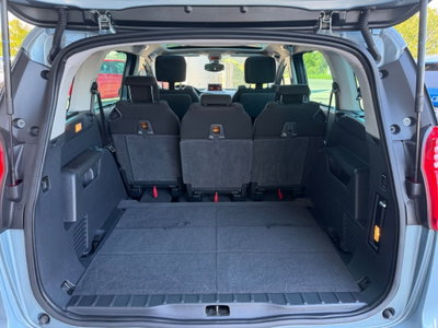 Peugeot 5008 2.0 HDi 150CV Féline (8)