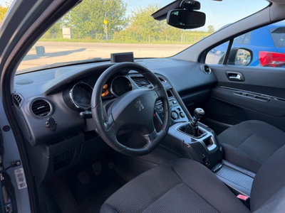 Peugeot 5008 2.0 HDi 150CV Féline (9)