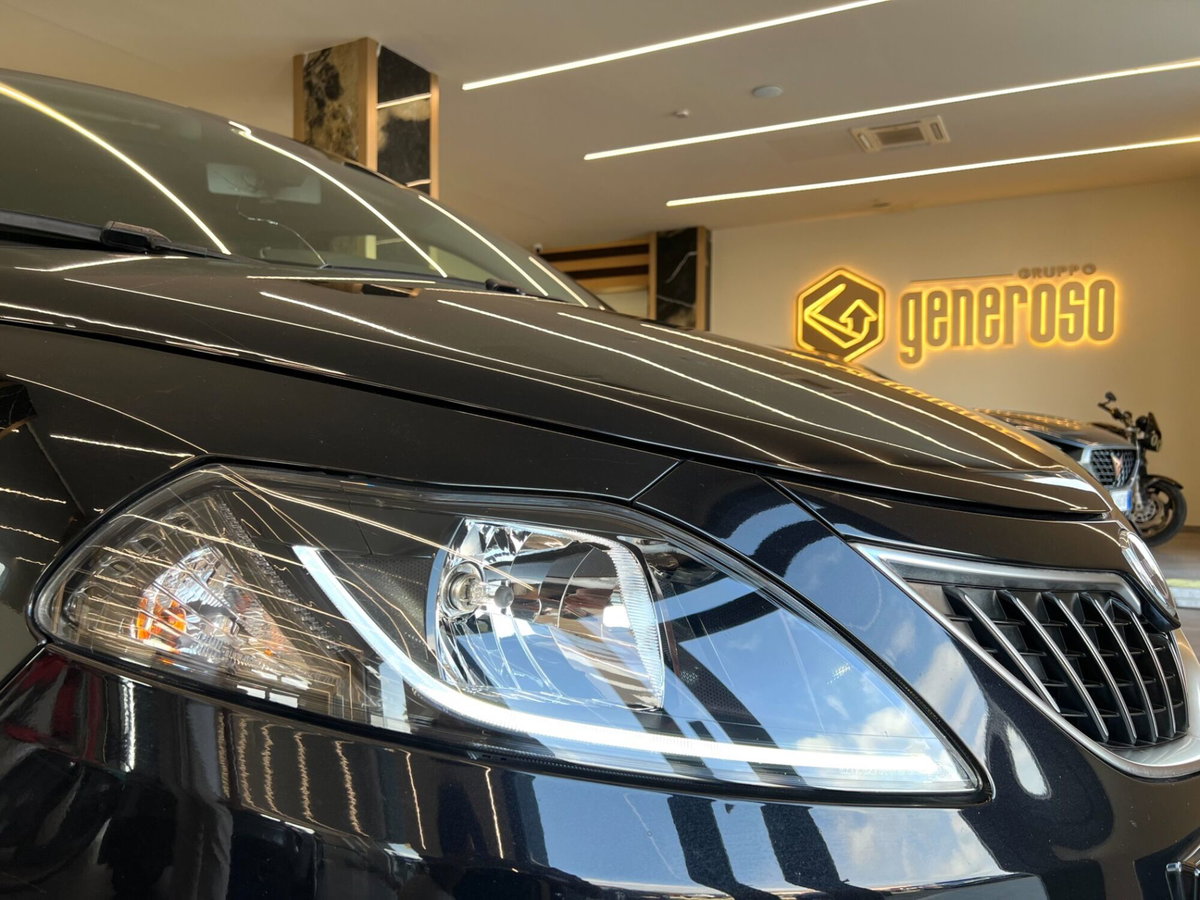 Lancia Ypsilon 1.0 FireFly 5 porte S&S Hybrid Gold Plus (7)