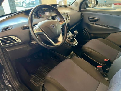Lancia Ypsilon 1.0 FireFly 5 porte S&S Hybrid Gold Plus (8)
