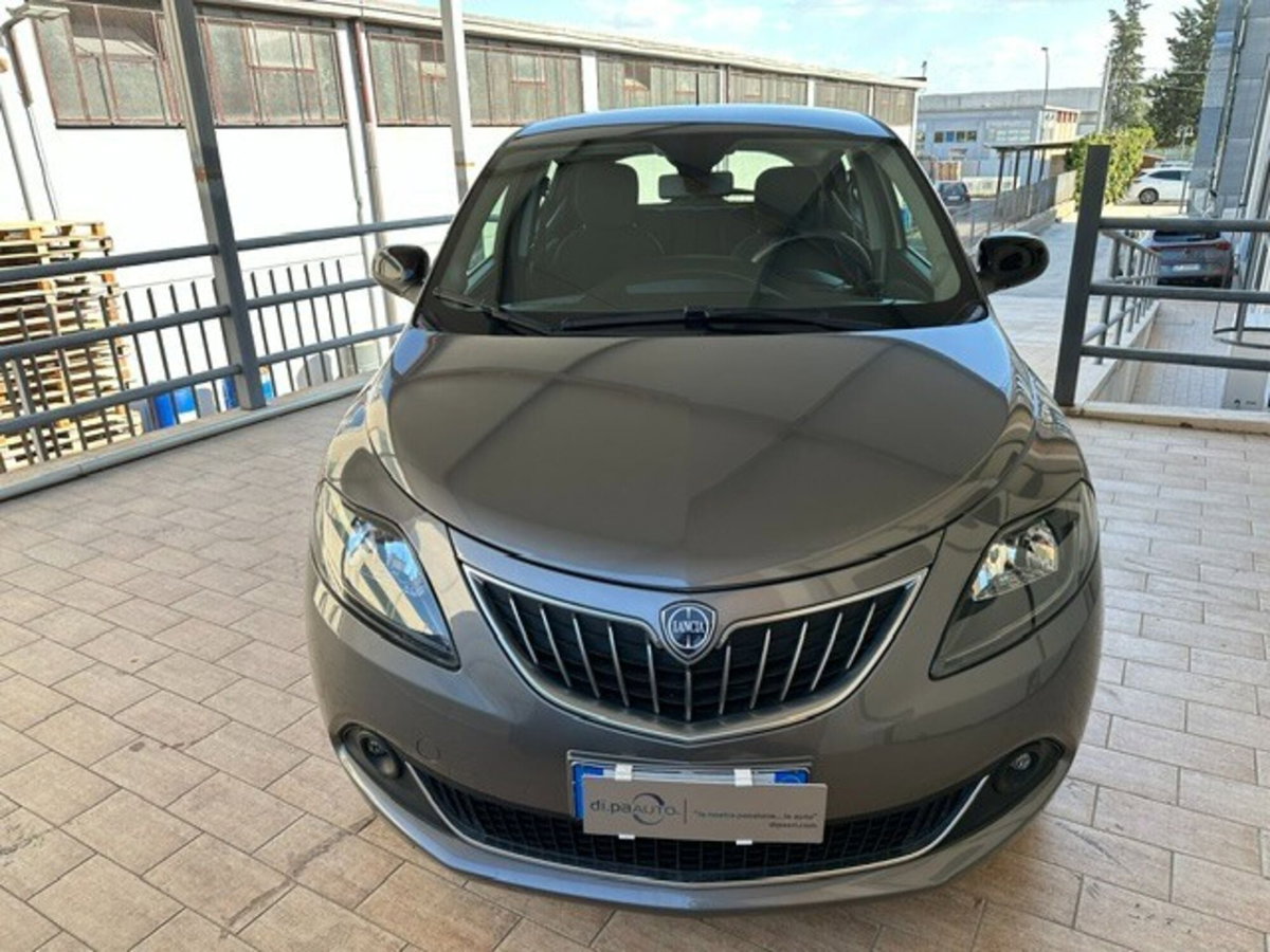 Lancia Ypsilon 1.0 FireFly 5 porte S&S Hybrid Gold Plus (2)