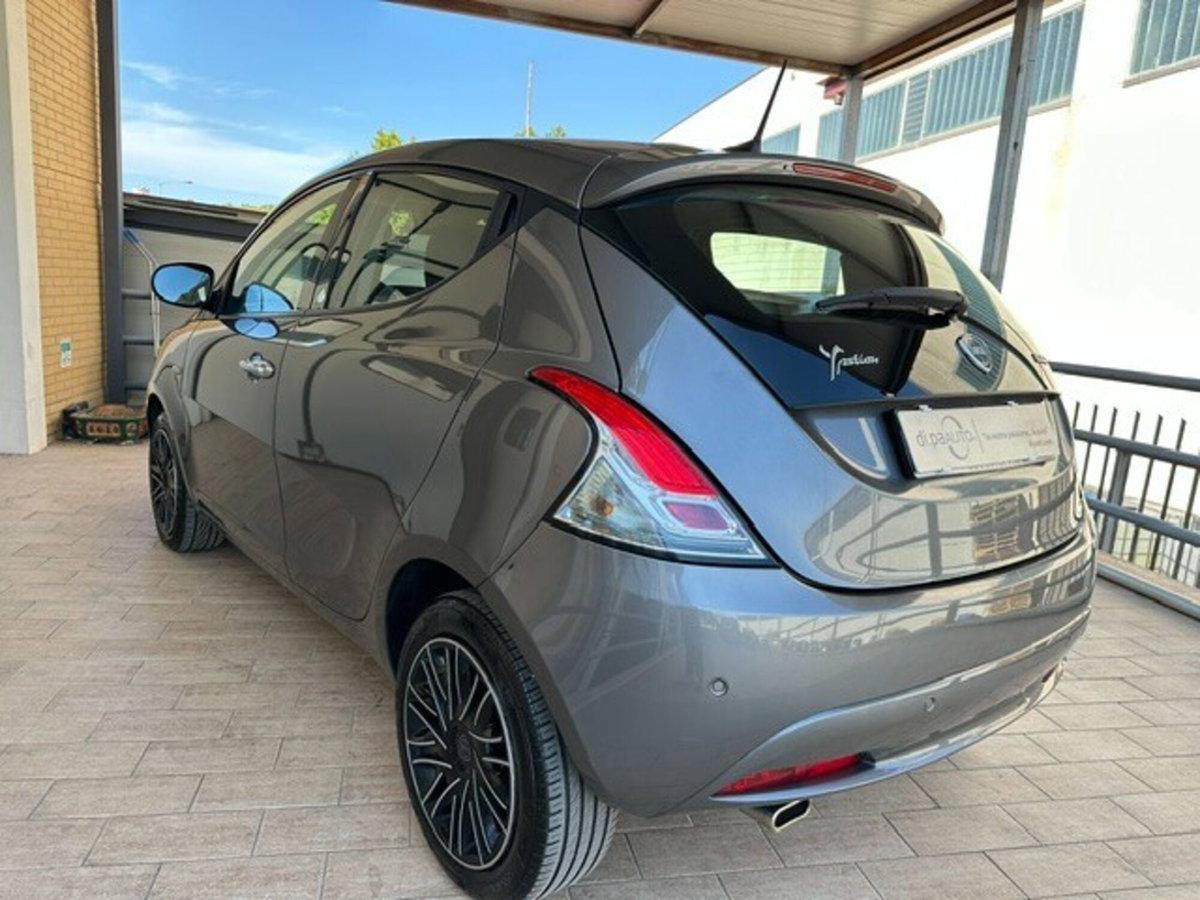 Lancia Ypsilon 1.0 FireFly 5 porte S&S Hybrid Gold Plus (6)