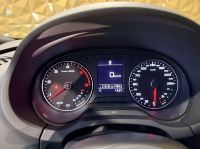 Audi A3 2.0 TDI 184 CV S tronic Sport quattro edition (11)