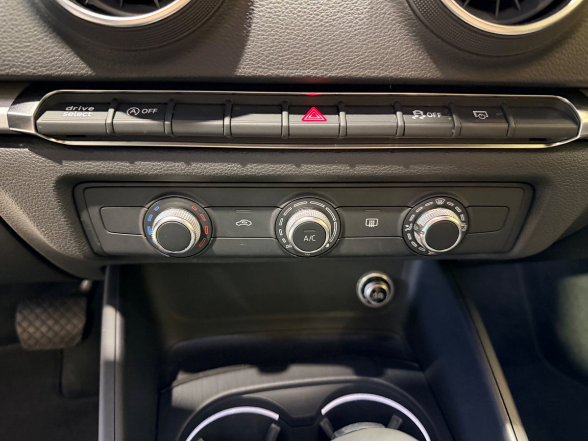 Audi A3 2.0 TDI 184 CV S tronic Sport quattro edition (13)