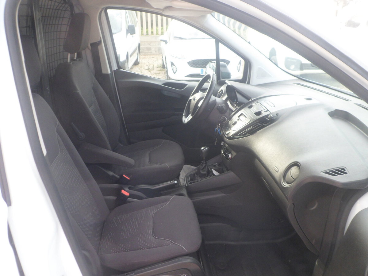 Ford Transit Courier Furgone 1.5 ecoblue 100cv Trend (14)