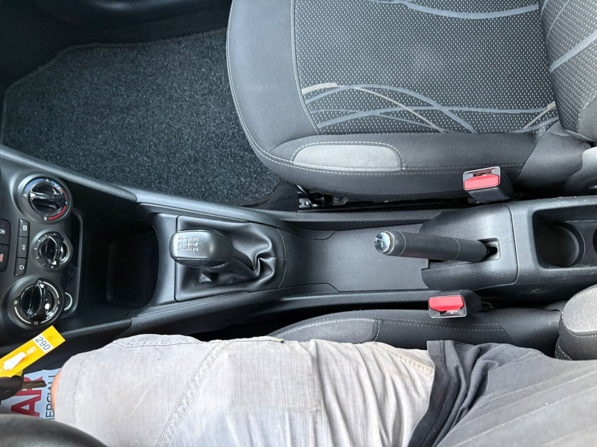 Peugeot 208 82 3 porte Allure (13)