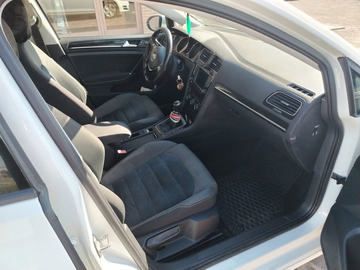 Volkswagen Golf 1.4 TGI 5p. Highline BlueMotion (4)