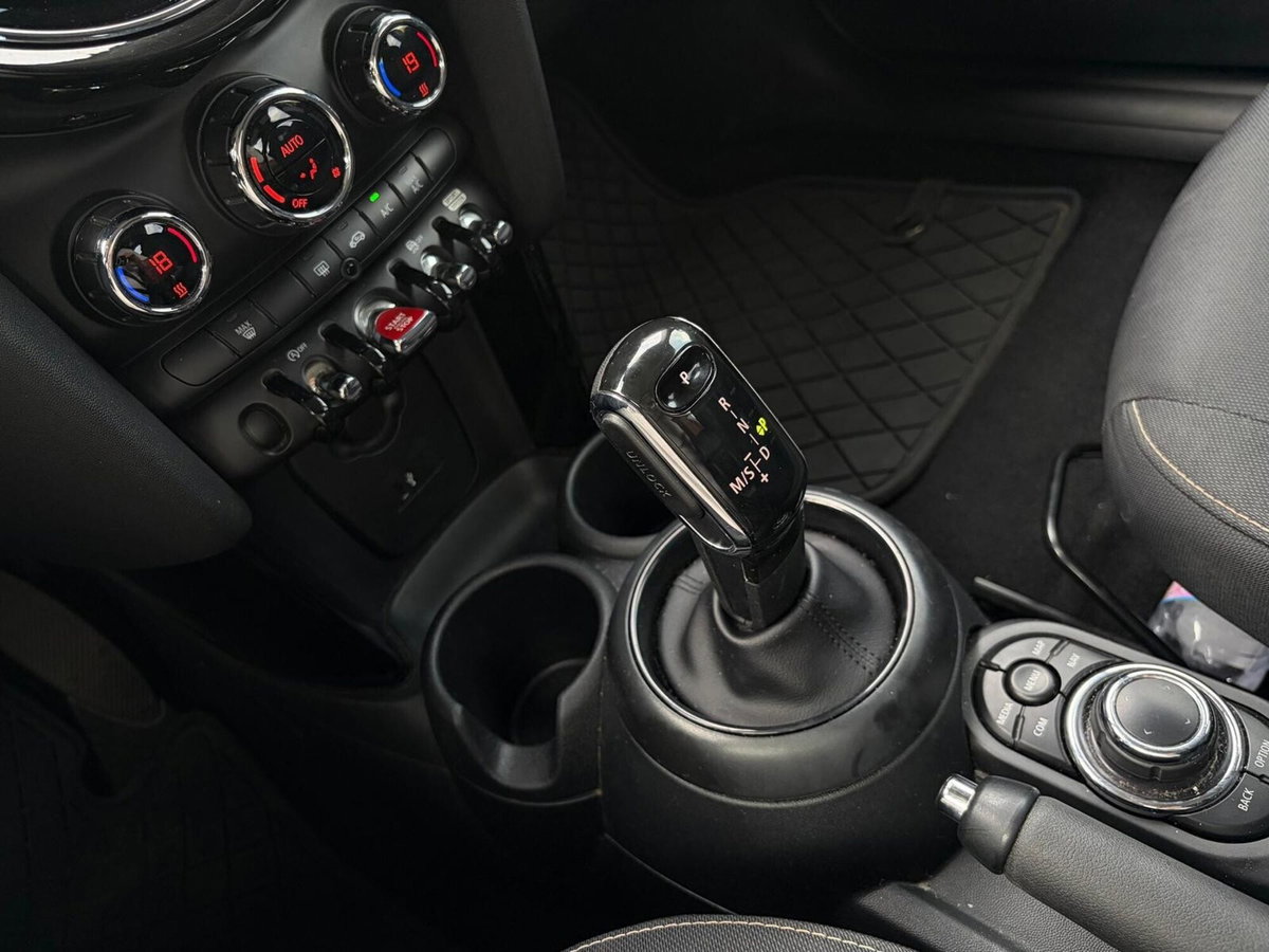 MINI Mini 1.5 Cooper Yours 5 porte (13)
