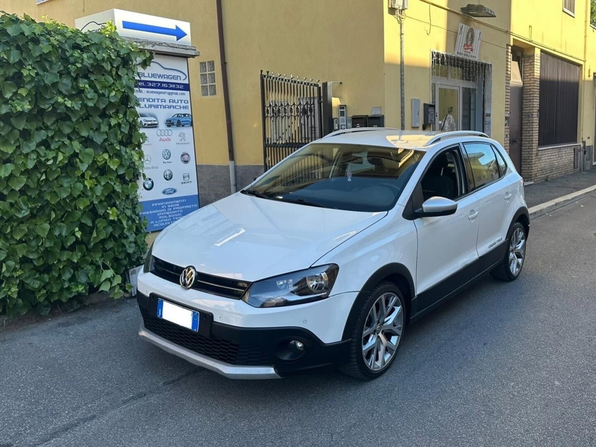 Volkswagen Polo Cross 1.4 TDI DSG BlueMotion Technology (13)