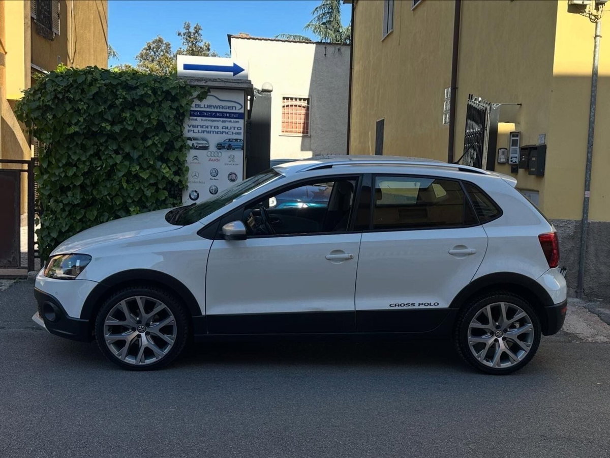 Volkswagen Polo Cross 1.4 TDI DSG BlueMotion Technology (2)