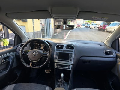 Volkswagen Polo Cross 1.4 TDI DSG BlueMotion Technology (5)