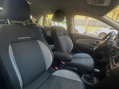 Volkswagen Polo Cross 1.4 TDI DSG BlueMotion Technology (7)