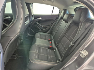 Mercedes-Benz GLA SUV 180 d Automatic Sport (14)
