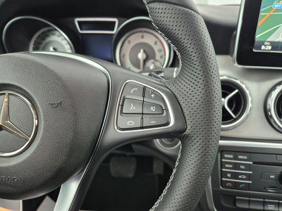 Mercedes-Benz GLA SUV 180 d Automatic Sport (20)