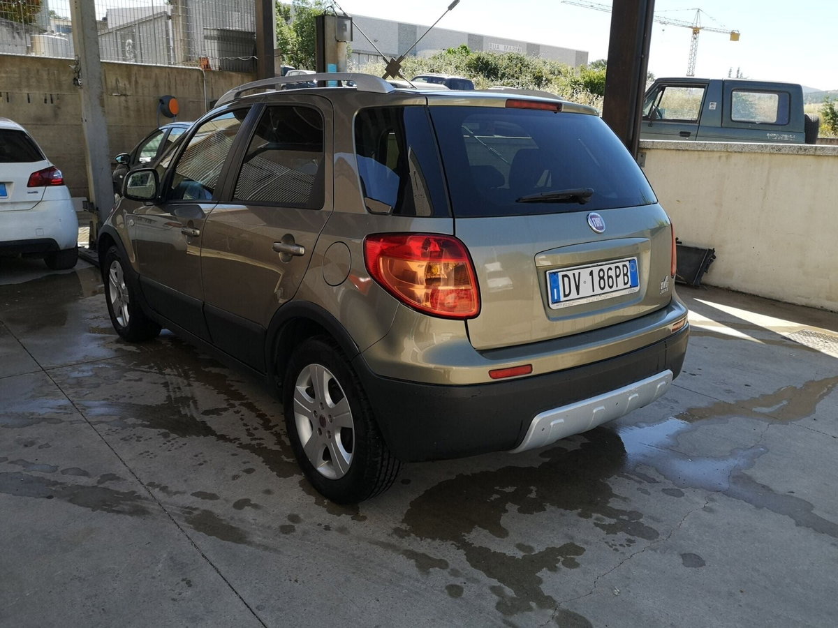 Fiat Sedici 1.9 MJT 4x2 Emotion (4)