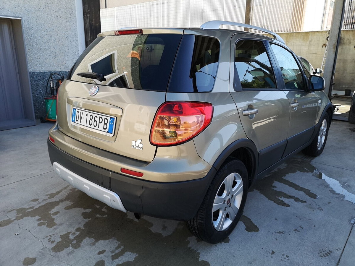 Fiat Sedici 1.9 MJT 4x2 Emotion (5)