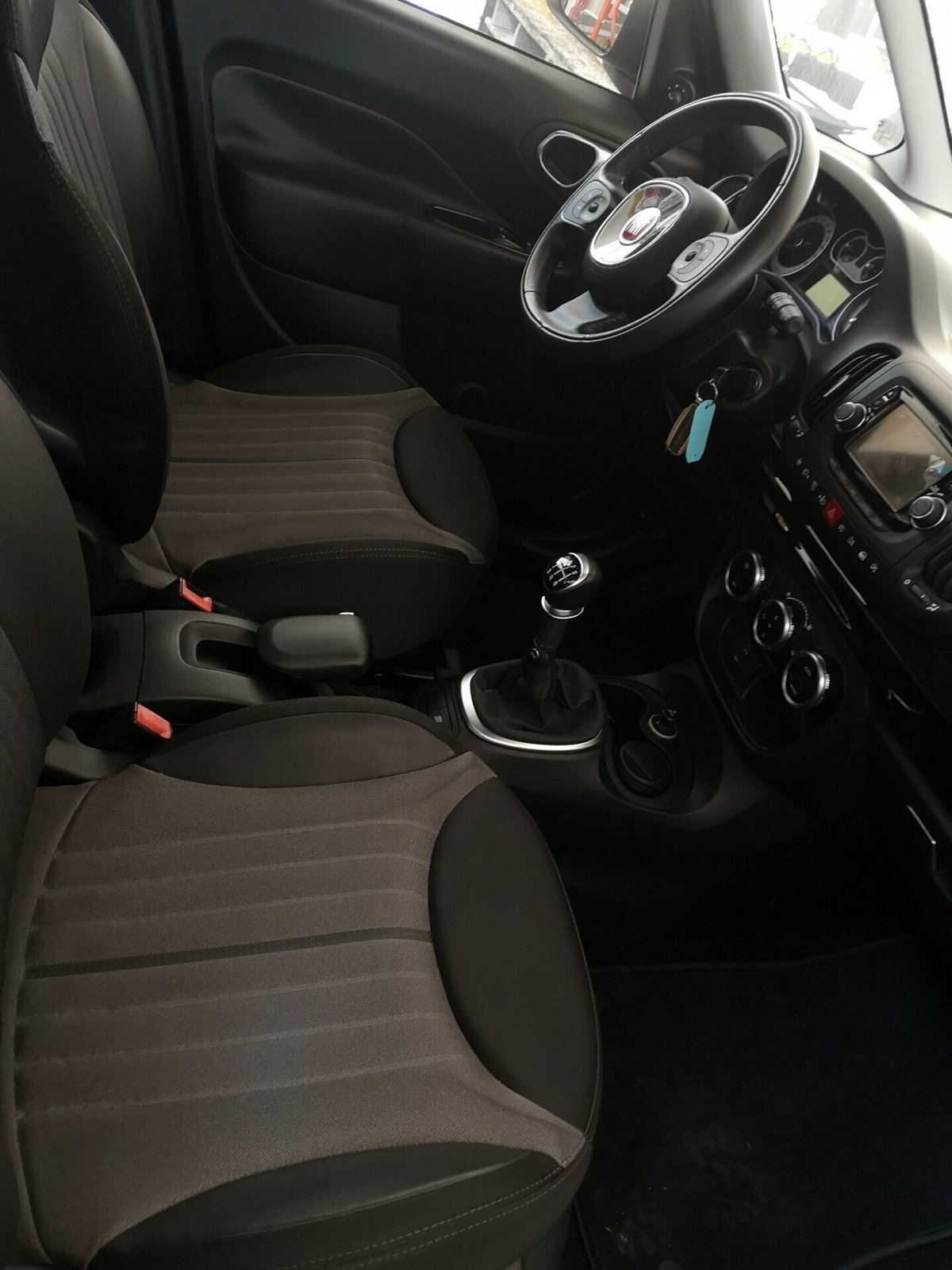 Fiat 500L 1.6 Multijet 120 CV Trekking (7)