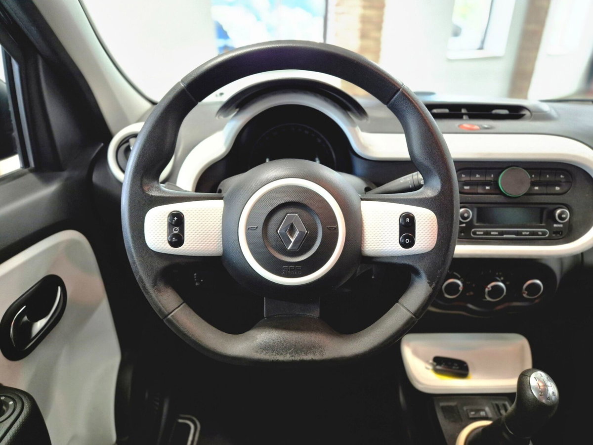 Renault Twingo 1.0 SCe Live (4)