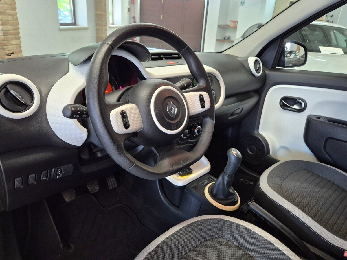Renault Twingo 1.0 SCe Live (5)