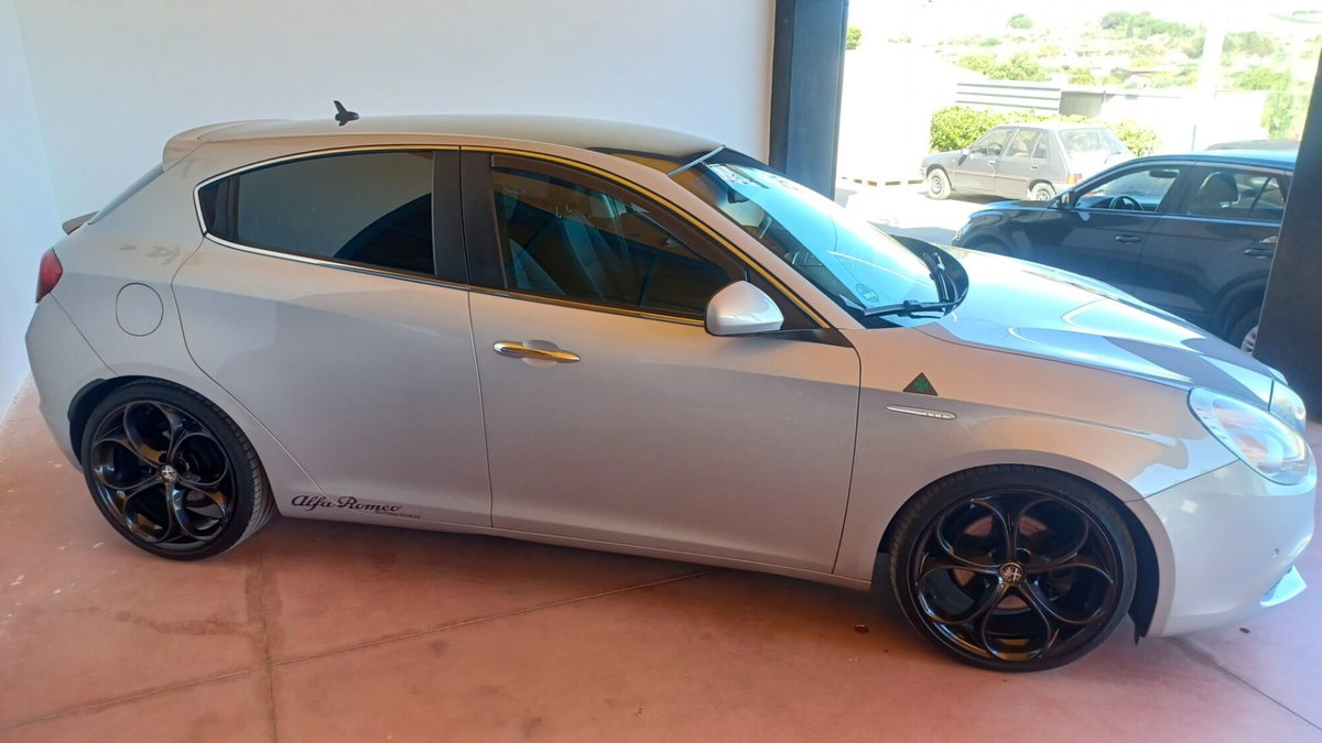 Alfa Romeo Giulietta 2.0 JTDm Super 150cv (8)