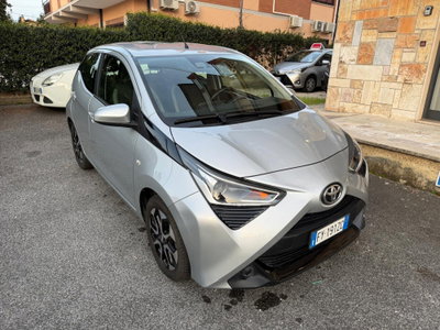 Toyota Aygo Connect 1.0 VVT-i 72 CV 5 porte x-play usata