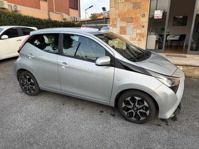 Toyota Aygo Connect 1.0 VVT-i 72 CV 5 porte x-play (4)