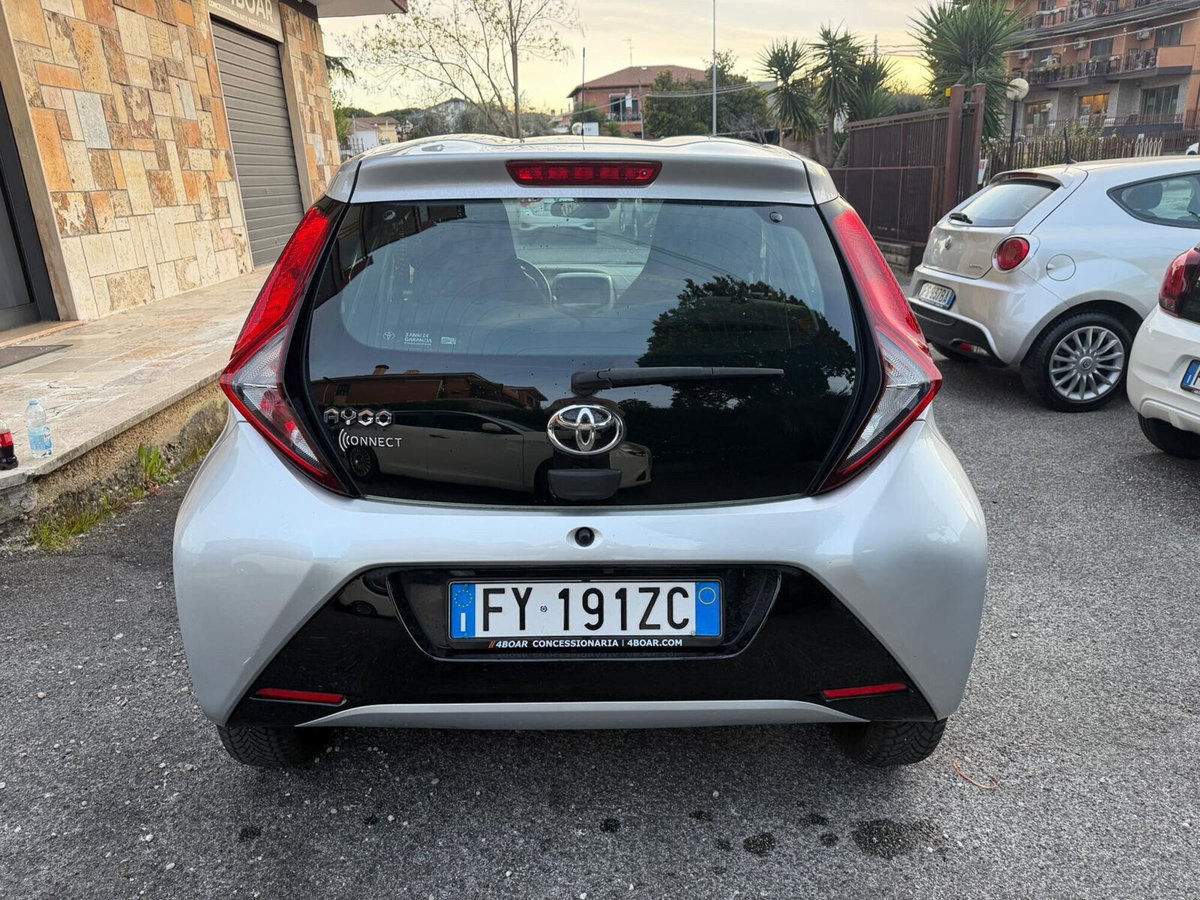 Toyota Aygo Connect 1.0 VVT-i 72 CV 5 porte x-play (6)