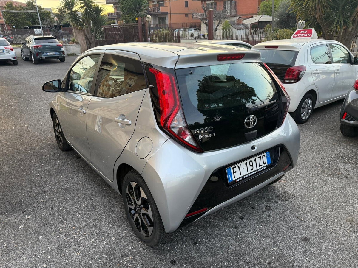 Toyota Aygo Connect 1.0 VVT-i 72 CV 5 porte x-play (7)