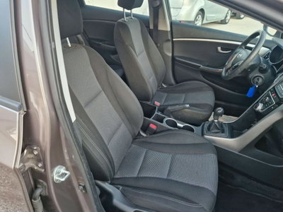 Hyundai i30 1.4 CRDi 5p. Classic (11)