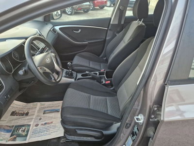 Hyundai i30 1.4 CRDi 5p. Classic (12)