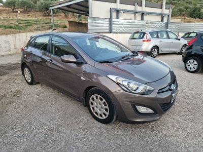 Hyundai i30 1.4 CRDi 5p. Classic (3)