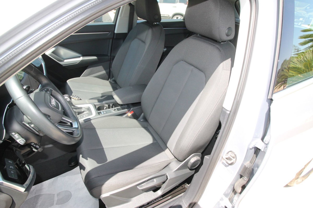 Audi Q3 35 TDI quattro S tronic Business (15)