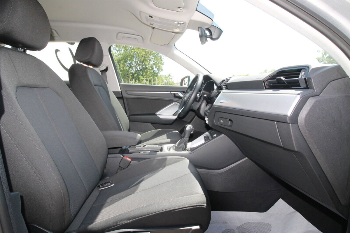 Audi Q3 35 TDI quattro S tronic Business (20)