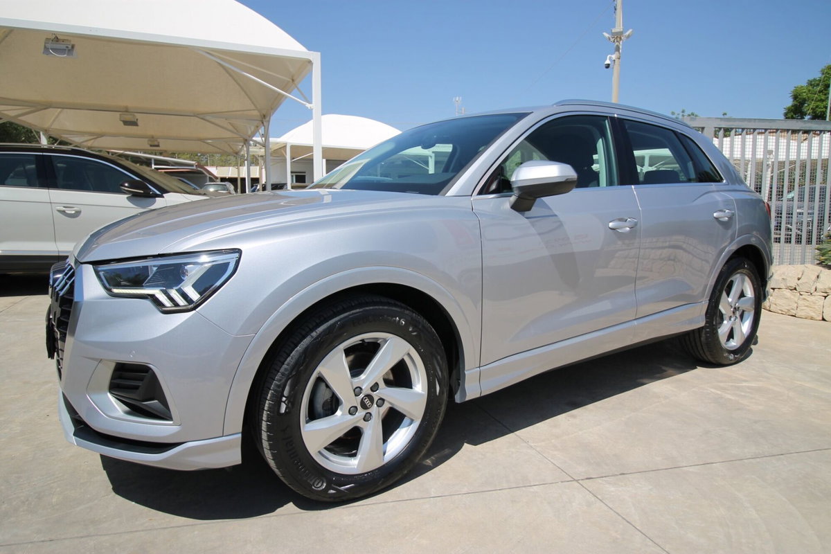 Audi Q3 35 TDI quattro S tronic Business (3)