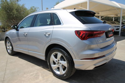 Audi Q3 35 TDI quattro S tronic Business (4)