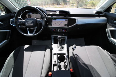 Audi Q3 35 TDI quattro S tronic Business (8)