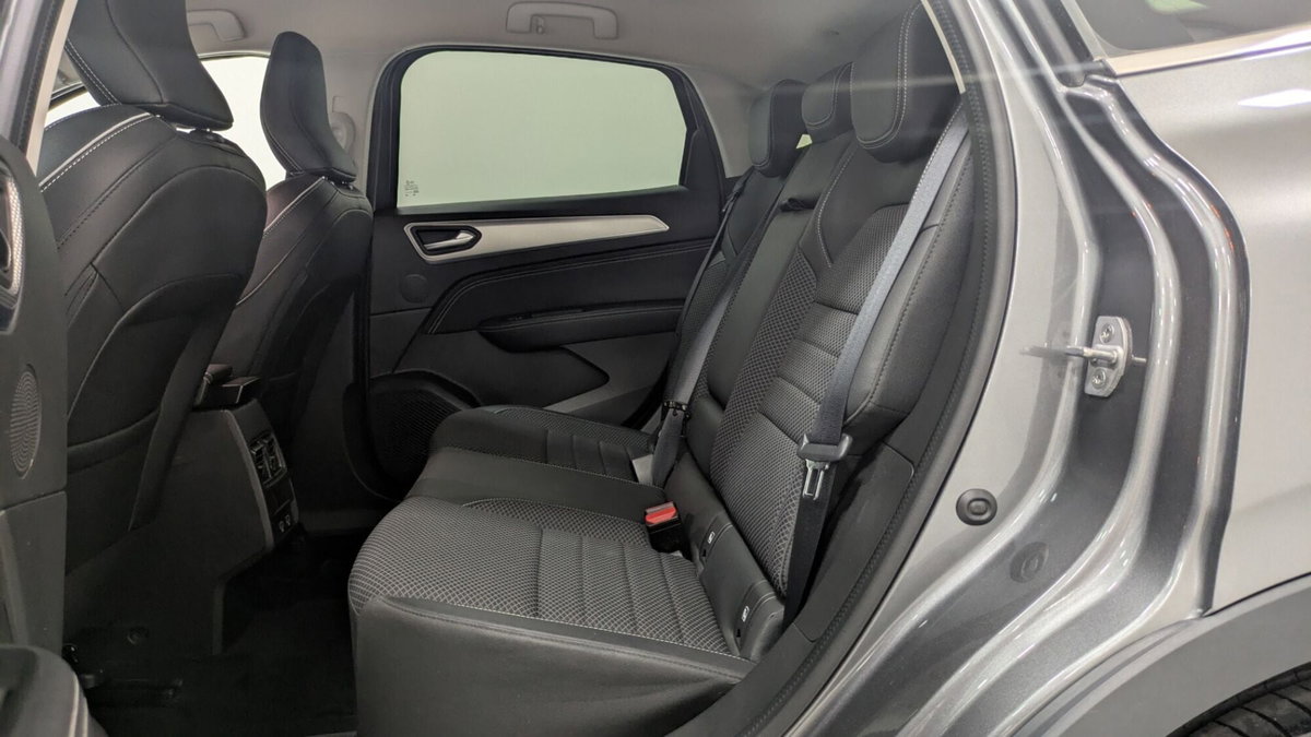 Renault Arkana E-Tech 145 CV Intens (10)