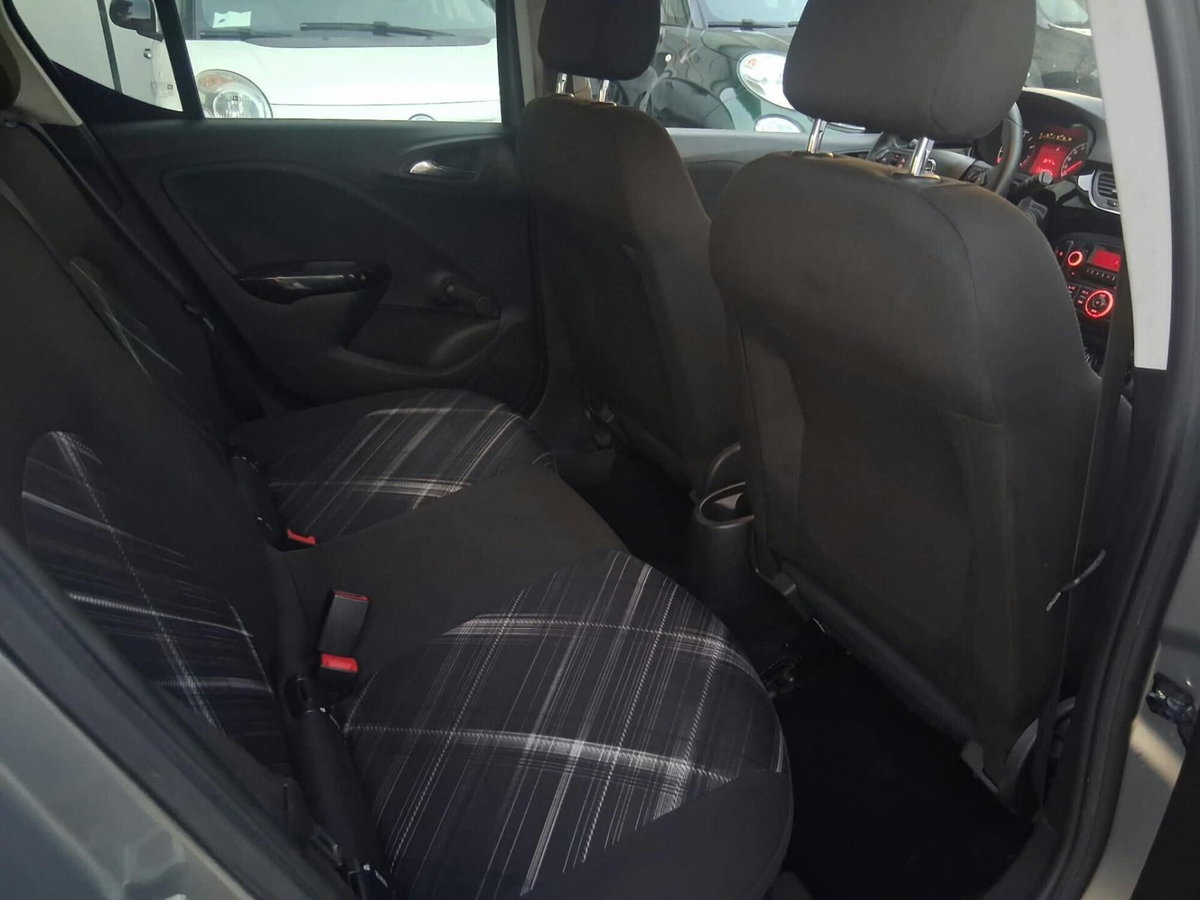 Opel Corsa 1.4 90CV GPL Tech 5 porte Cosmo (18)